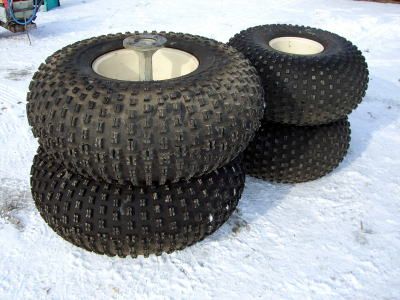 決まりました 中古 メーカー不明 除雪機 タイヤ